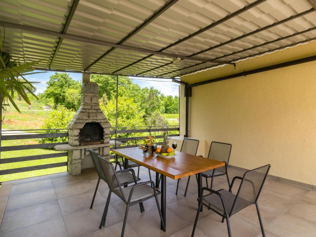 Holiday Home Larisa - Ipc141 By Interhome Pićan Dış mekan fotoğraf